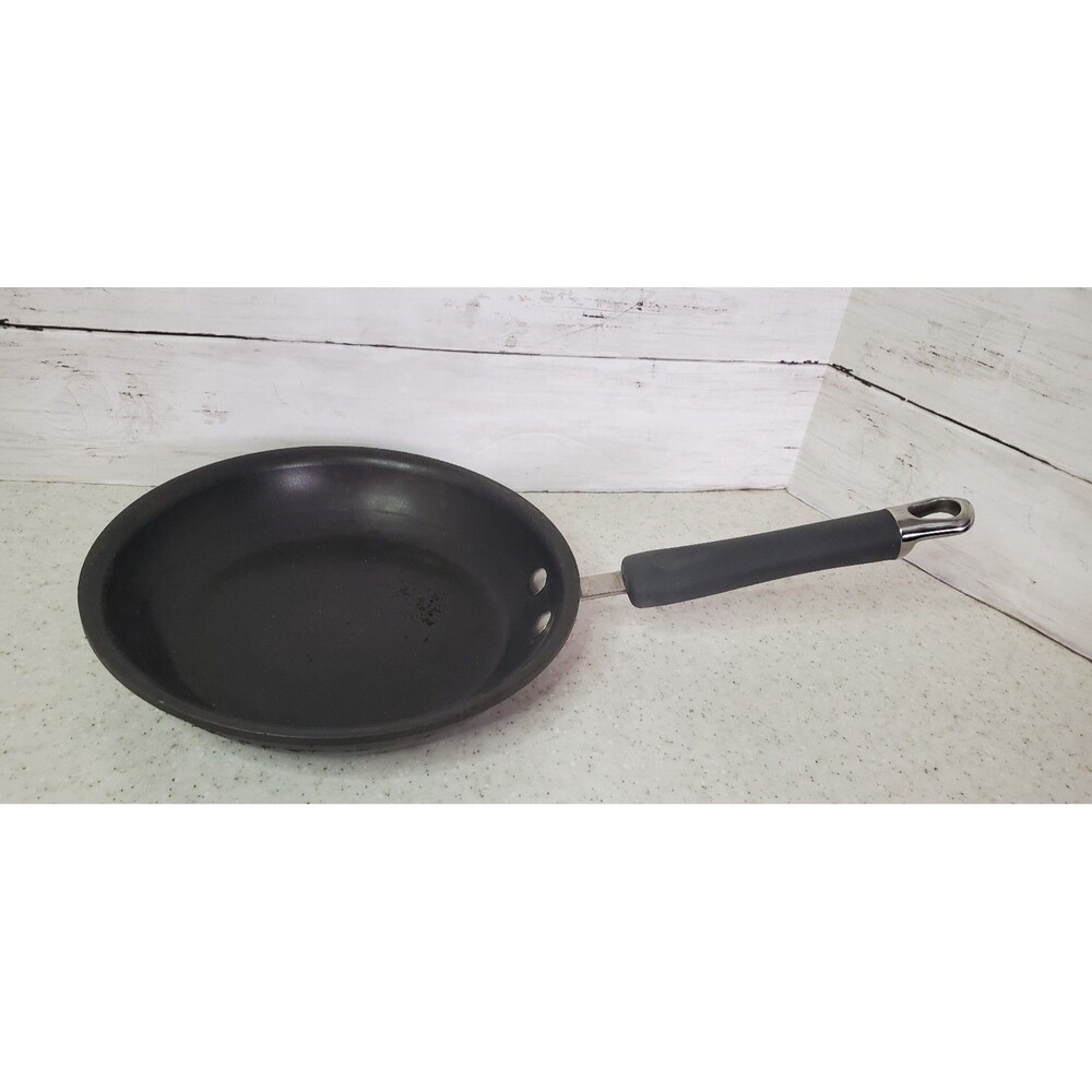 Pampered Chef 8" Nonstick Frying Pan Skillet Black No Lid Used